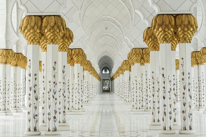 Abu Dhabi Highlights: Sheikh Zayed Mosque, Qasr Al Watan & Etihad Towers Observation Deck photo 5