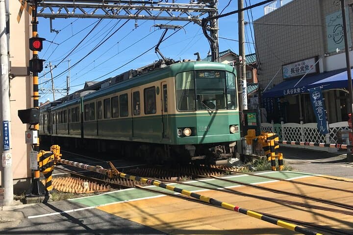 Kamakura Heritage Bike & Walk Tour with Ex-Rickshaw Guide photo 3