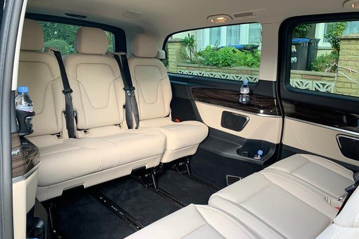 Private Chauffeur Transfer from Southampton Port to London Luton Airport — Luxury Door-to-Door Service photo 2