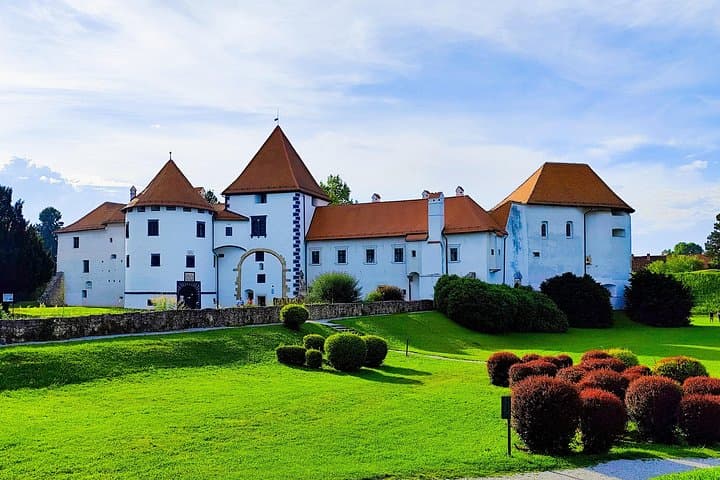 One-Day County Varaždin Private Tour: Trakošćan Castle, Varaždinske Toplice & Varaždin photo 2