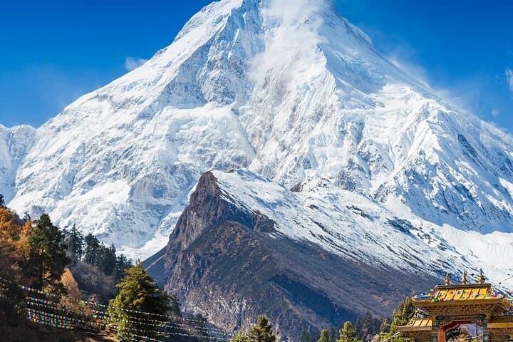 Manaslu Circuit Trek 15-Day: Larkya La Pass & Himalayan Villages