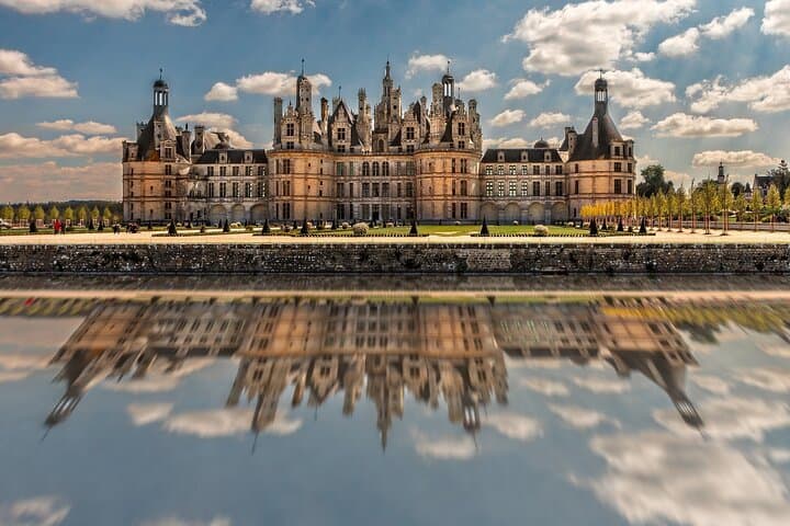 Loire Valley VIP: Chambord, Chenonceaux & Amboise Day Tour from Paris