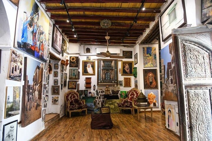 Jeddah Private Day Tour: Al-Balad, Corniche & Local Flavors photo 5