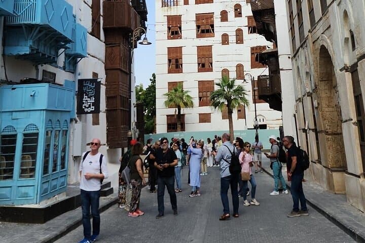 Jeddah Private Day Tour: Al-Balad, Corniche & Local Flavors photo 3
