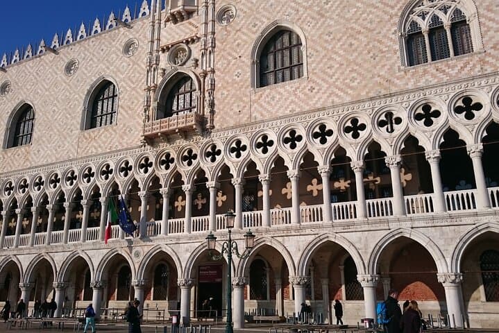 Kid-Friendly Doge's Palace Private Tour in Venice — Family Guide photo 4