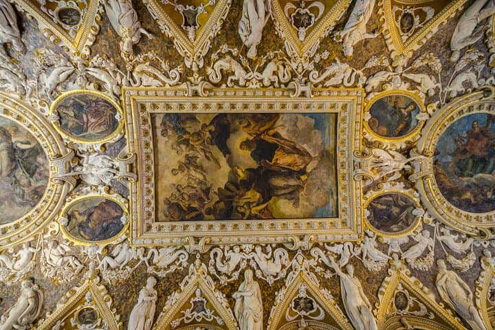 Kid-Friendly Doge's Palace Private Tour in Venice — Family Guide photo 2