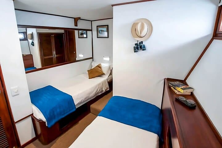 5-Day Yacht Letty Cruise — Galapagos Wildlife & Snorkel Adventure photo 3
