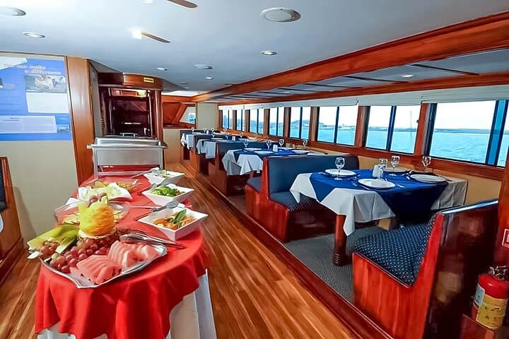 5-Day Yacht Letty Cruise — Galapagos Wildlife & Snorkel Adventure photo 4