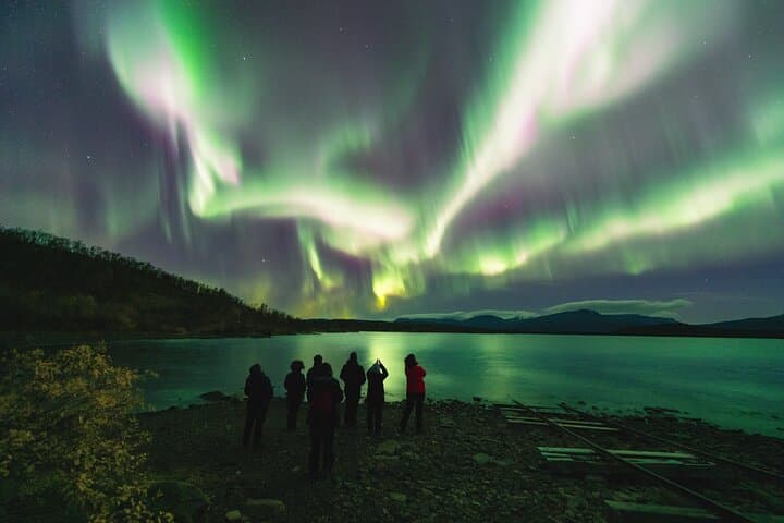 Abisko Northern Lights Photo Expedition: Nighttime Aurora Chase with Dinner photo 3