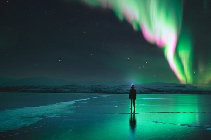 Abisko Northern Lights Photo Expedition: Nighttime Aurora Chase with Dinner photo 5