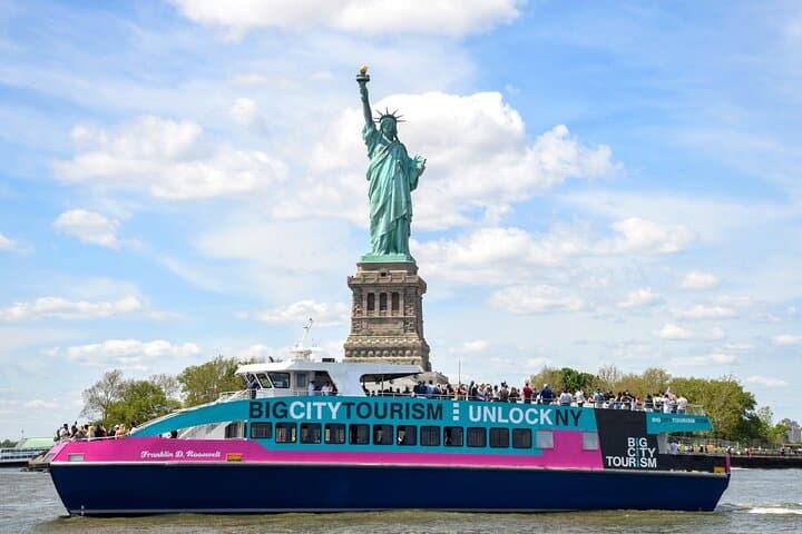 Statue of Liberty & NYC Skyline Cruise — Freedom Liberty Tour photo 1