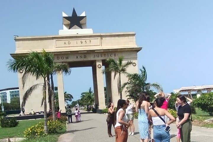 10-Day Ghana Adventure: Accra, Cape Coast, Kakum & Volta Highlights photo 5