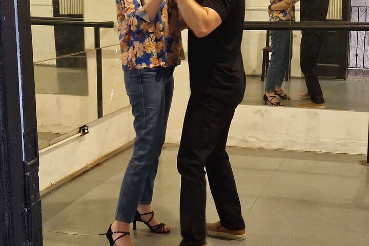 Hour-Long Tango Lesson in Buenos Aires: Learn to Dance Like a Local photo 4