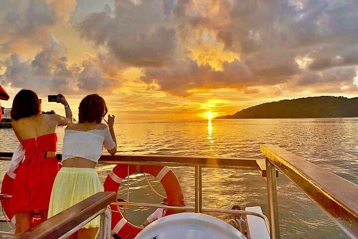Kota Kinabalu Sunset Cruise: Evening Catamaran with Buffet Dinner & Live Band photo 2
