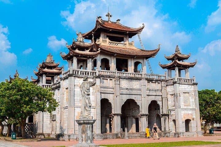 Tam Coc and Phat Diem Cathedral Private Day Trip from Hanoi photo 2