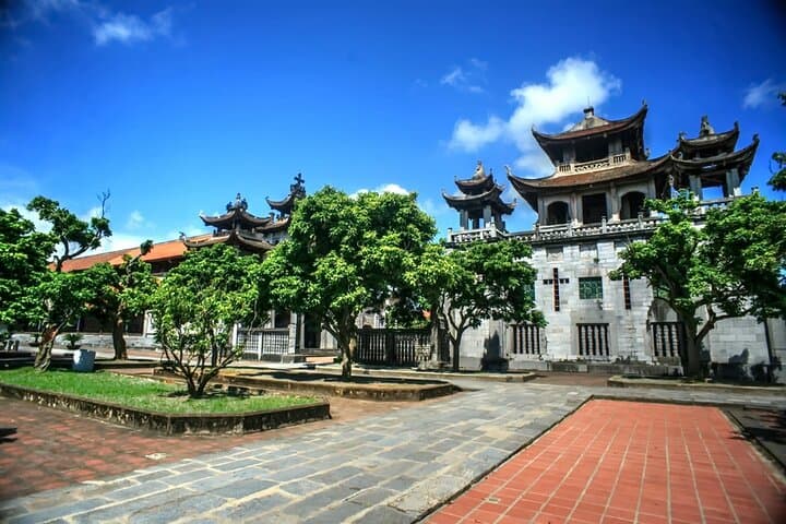 Tam Coc and Phat Diem Cathedral Private Day Trip from Hanoi photo 6