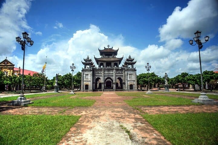 Hanoi to Ninh Binh: Tam Coc Bamboo Boat and Phat Diem Stone Cathedral Day Tour photo 1