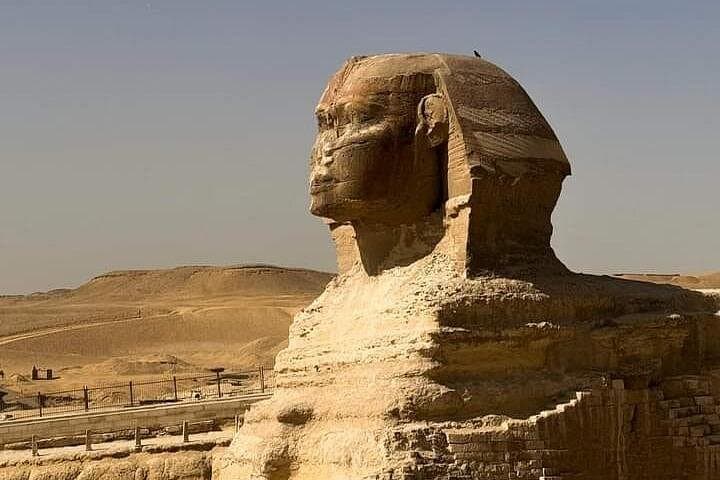 Private Cairo day tour from Luxor by air — Giza pyramids, Sphinx, Museum & Citadel photo 3