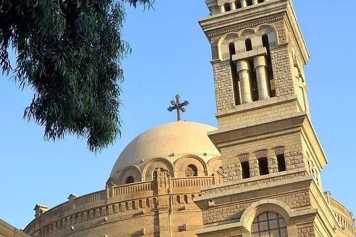 Private Cairo day tour from Luxor by air — Giza pyramids, Sphinx, Museum & Citadel photo 4