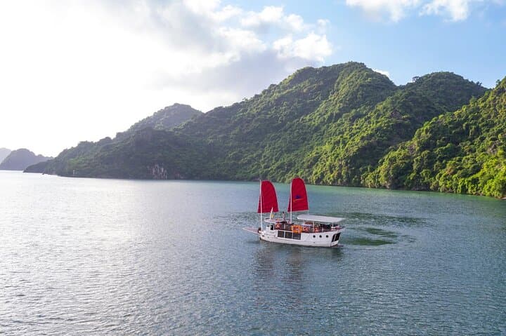 Unique Ha Long Bay Private Day Cruise: Kayak, Tien Ong Cave & Cua Van Fishing Village photo 6