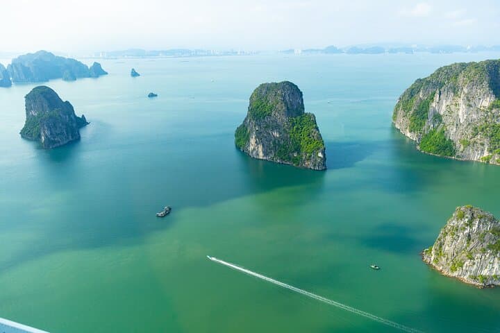 Private Canoe Tour: Paddle Lan Ha & Ha Long Bay to Dark and Bright Caves photo 5