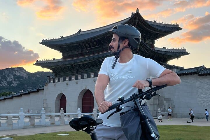 Pedal Through Old Seoul: Sunset Bike Tour of Joseon Palaces & Local Eats photo 6