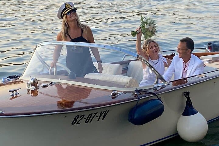Private Riva-Style Seine Cruise — 70-Minute Paris Boat Tour photo 2