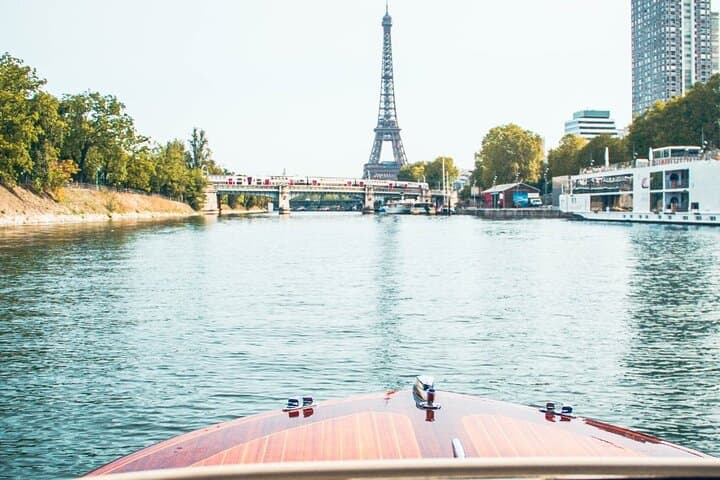 Private Riva-Style Seine Cruise — 70-Minute Paris Boat Tour photo 3