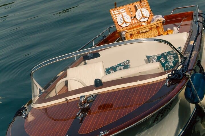 Private Riva-Style Seine Cruise — 70-Minute Paris Boat Tour photo 4