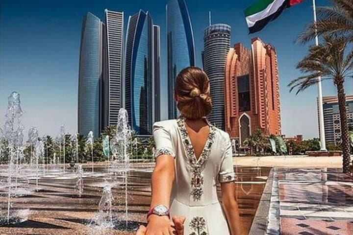 Dubai to Abu Dhabi Premium City Sightseeing Tour — Sheikh Zayed Grand Mosque & Etihad Towers