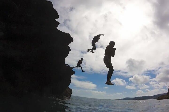 Torquay Coasteering: Geopark Cliffs, Caves & Ocean Jumps photo 2