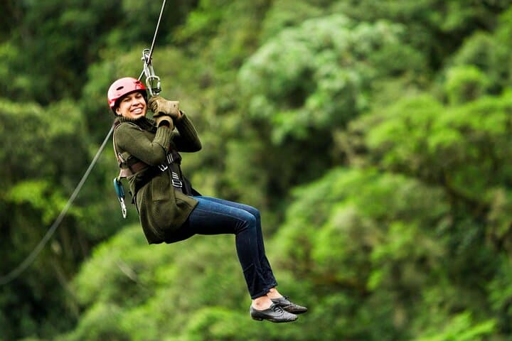 Manawakie Park Roatán: Zipline Through the Canopy and Cool Off at West Bay Beach photo 3