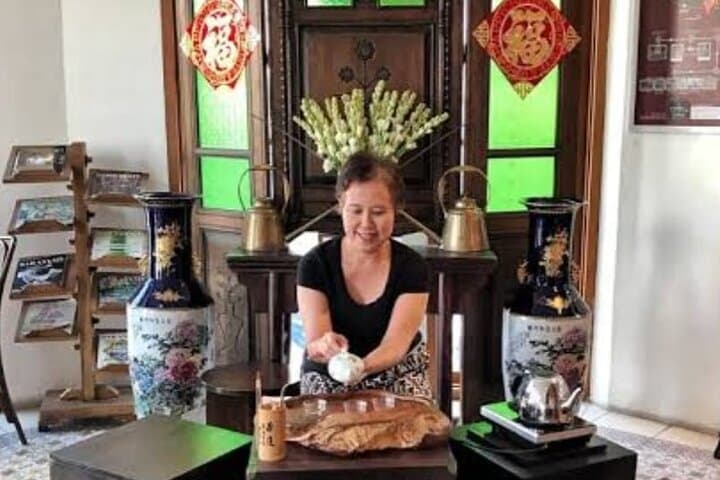 Jakarta on Foot: Public Transit Walking Tour from Chinatown to Istiqlal photo 6