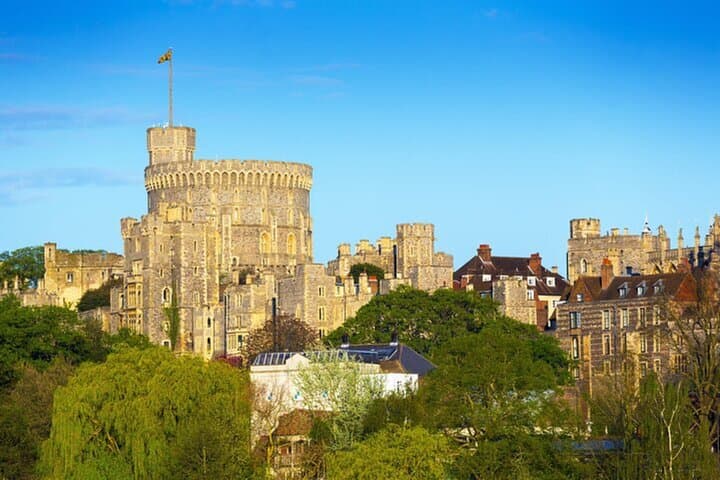 Private Windsor and Eton Riverside Tour from London — Windsor Castle Entry photo 3