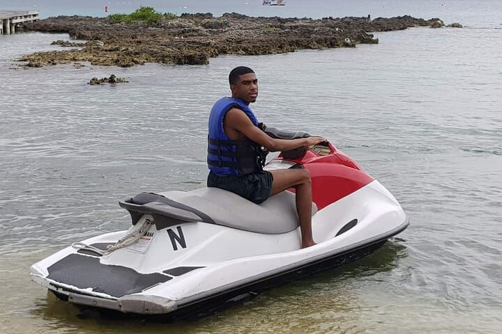 Self-Guided WaveRunner Adventure on Seven Mile Beach, Grand Cayman photo 3