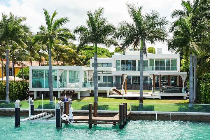 Miami Water Taxi: Skyline Boat Cruise Past Millionaire Mansions to South Beach photo 2