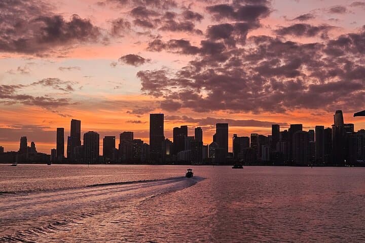 Miami Private Sunset Speedboat: Bayside Skyline Cruise for 6 photo 5