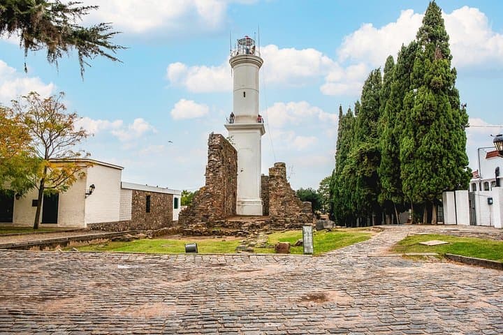 Private Day Tour to Colonia del Sacramento from Montevideo — Historic Barrio Histórico & Lighthouse