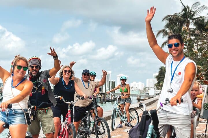 Cruise South Beach: Self-Guided Bicycle Rentals & Art Deco Discovery photo 3