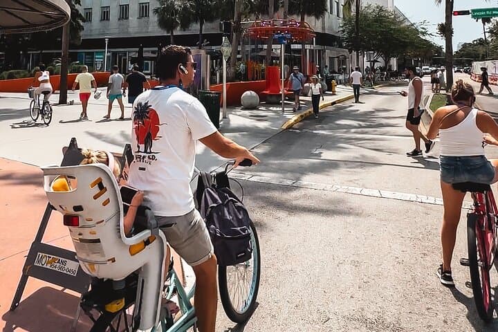 Cruise South Beach: Self-Guided Bicycle Rentals & Art Deco Discovery photo 4