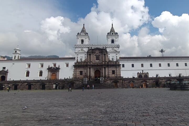 Quito City Tour and Middle of the World: Old Town, Panecillo & Mitad del Mundo photo 3