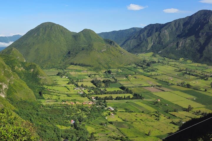 Quito in a Day: Private Andean City Tour with Teleférico, Equator Line & Pululahua photo 6