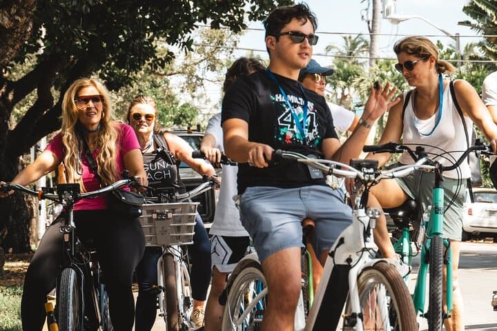 south-beach-bicycle-tour-miami-art-deco-ride photo 6