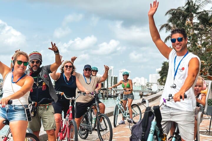 south-beach-bicycle-tour-miami-art-deco-ride photo 5