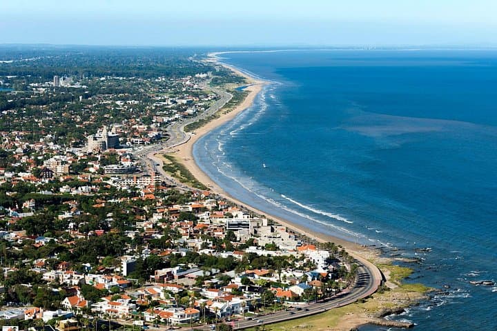 Private Half-Day Montevideo City Tour — Plaza Independencia, Pocitos & the Rambla