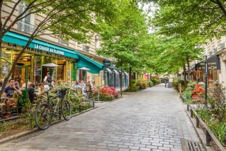 Explore Le Marais: 2-Hour Guided Walking Tour of Paris' Historic Quarter