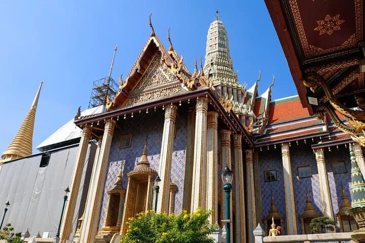 Grand Palace & Emerald Buddha Guided Tour — Half-Day Cultural Walk in Bangkok photo 4