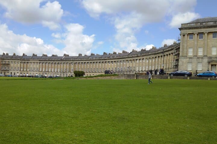 Bath Private Historical Walking Tour — Roman Baths, Georgian Architecture & Jane Austen Sites photo 4