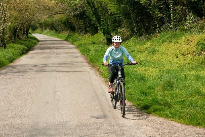 Wild Coast Bike & E‑Bike Tour: Old Head to Ballinspittle on the Wild Atlantic Way photo 2