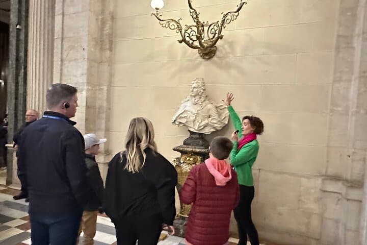 Kid-Friendly Royal Palace Private Tour in Madrid for Families photo 1